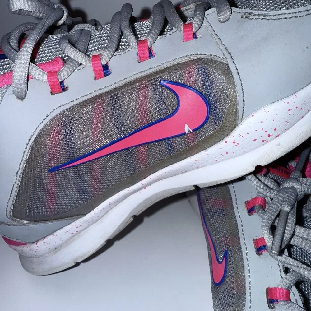 Nike Womens Sneakers Training Size 9 Pink Gray White Lace Up Run Mountain Hiking